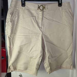 Ladies Chapter Club Petite Pant Shop Khaki knee length shorts